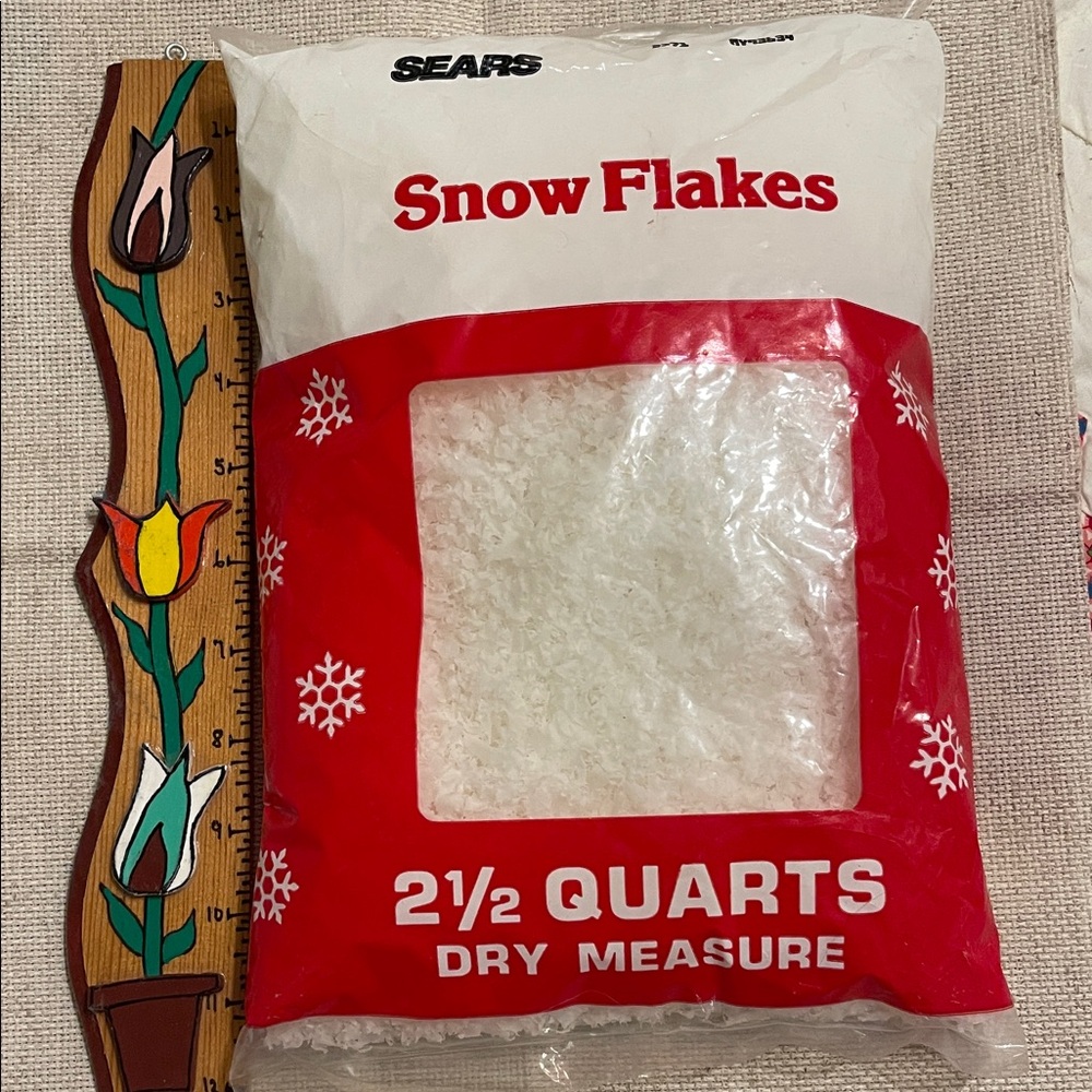 Sears Red and White Snow Flakes Holiday Decor